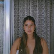 Soy Graduada en Ciencias Políticas y de la Administración. Tengo nociones en economía, idiomas y matemáticas.